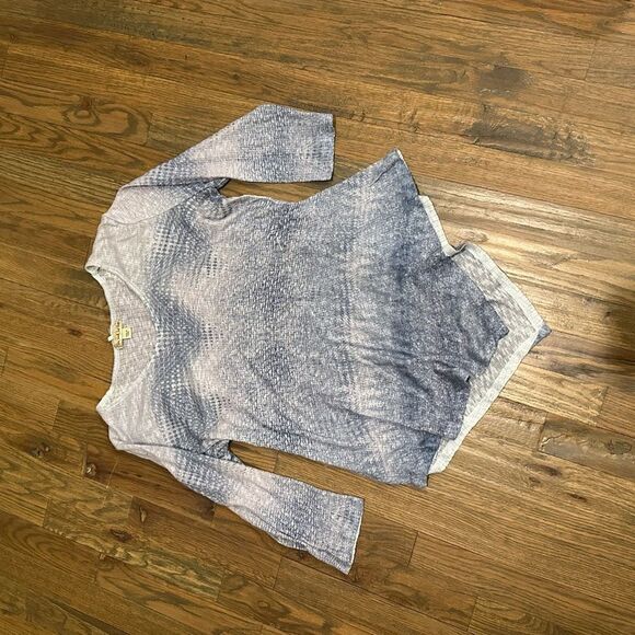 Live and let live Y2K asymmetrical hem line blue & white slight texture - Picture 5 of 14
